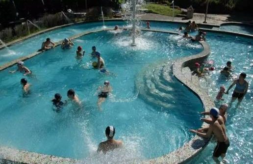 金山溫泉游泳池